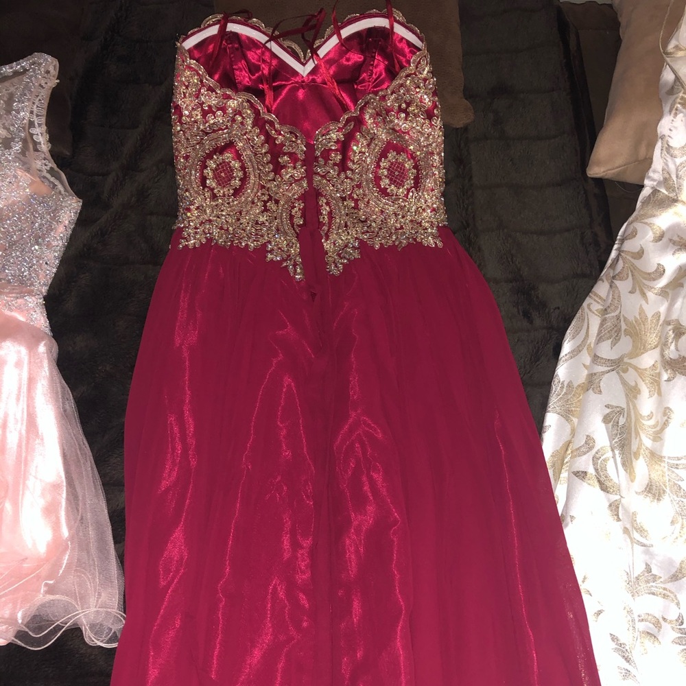 Party Dresses - Picture 5 of 6